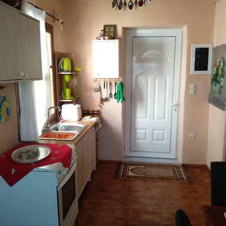Avia Traditional Stone House Holiday home Akrogiali